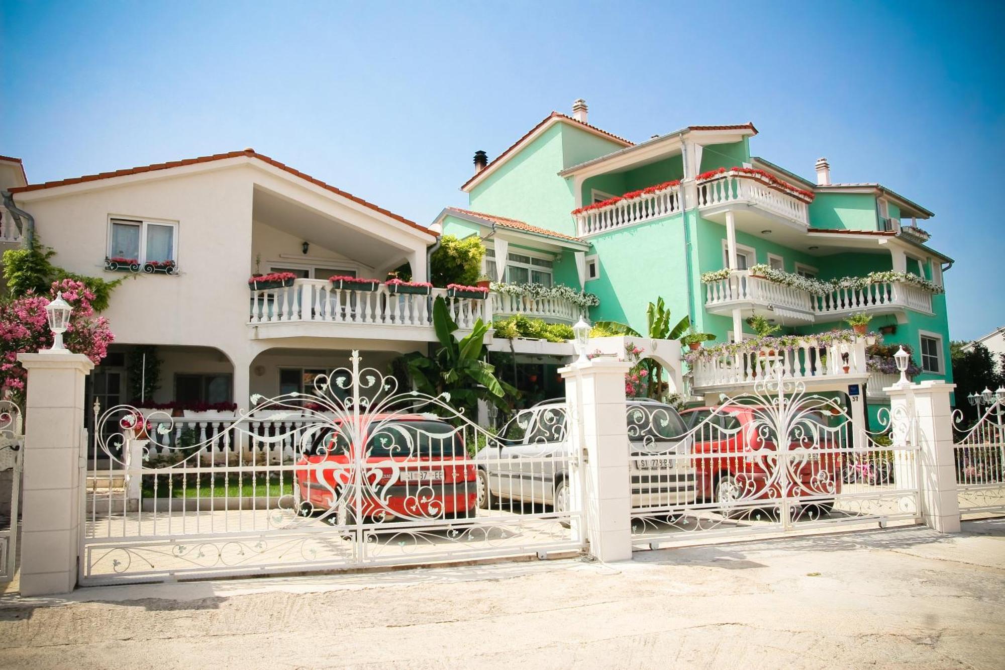 Apartments Katarine Zrinske Водице Экстерьер фото